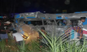 11 Tewas dalam Kecelakaan antara KA dan Minibus di Lumajang, Jawa Timur