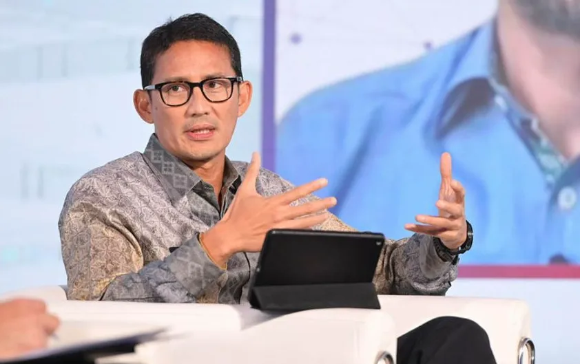 Menteri Sandiaga Optimistis Bandara IKN Siap Beroperasi Akhir 2024