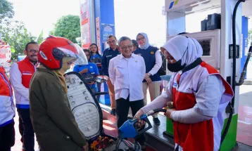 Energy and Mineral Resources Minister Commends Pertamina for Year-End Holiday Service Optimization
