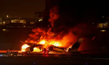 Pesawat Japan Airlines Terbakar di Bandara Haneda Jepang, Diduga Bertabrakan dengan Pesawat Lain