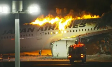 Jepang Selidiki Penyebab Kebakaran Pesawat di Bandara Haneda