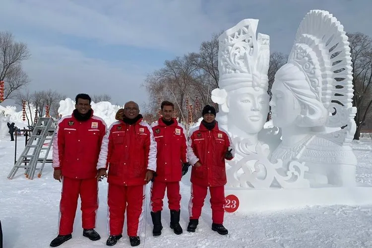 Tim Indonesia Juarai Kompetisi Patung Salju Internasional Harbin ke-26 di Tiongkok