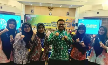 MAN 4 Jakarta Students Win Gold in Asean Innovative Science Environmental and Entrepreneur Fair 2024