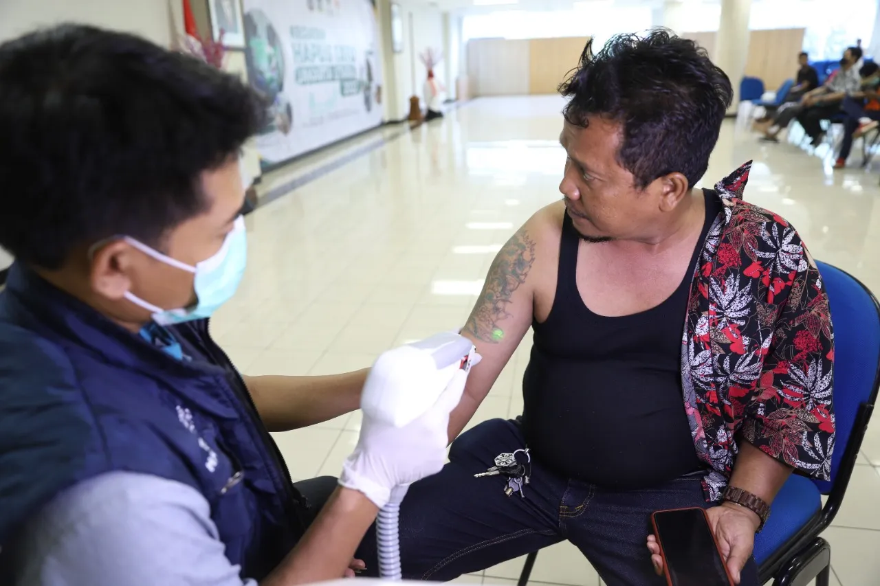 BAZNAS BAZIS Jakarta Offers Free Tattoo Removal Service During Ramadan