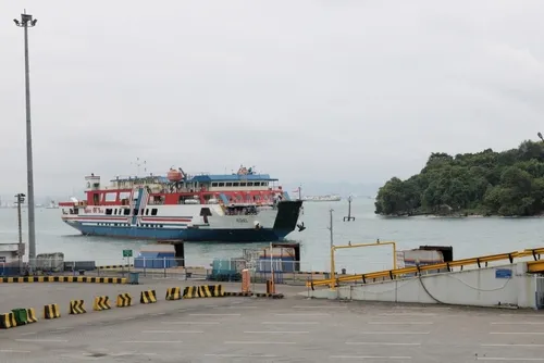 Periksa Pelabuhan Kalianget, Dirjen Hubla Tekankan Keselamatan Pemudik