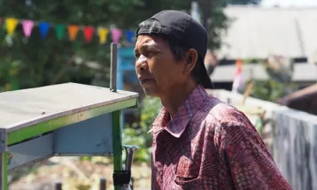 5 Profesi yang Cuma Bisa Ditemui di Indonesia, Ada Ojek Payung Hingga Penjual Makanan Keliling