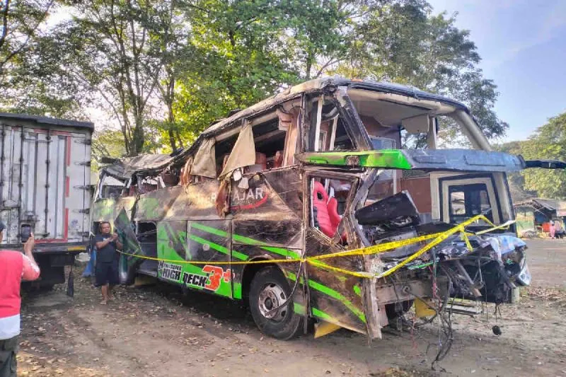 KNKT Investigasi Bus Pariwisata yang Kecelakaan di Subang, Apa Hasilnya?