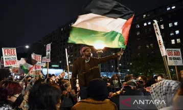 Aksi Berani Para Mahasiswa AS yang Kibarkan Bendera Palestina Saat Wisuda