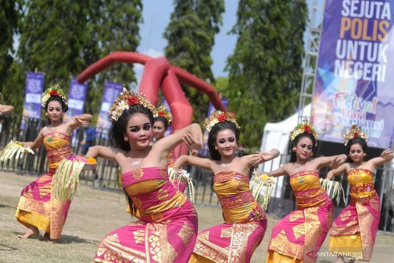 Puluhan Penari Pendet Siap Sambut Kedatangan Delegasi World Water Forum ke-10