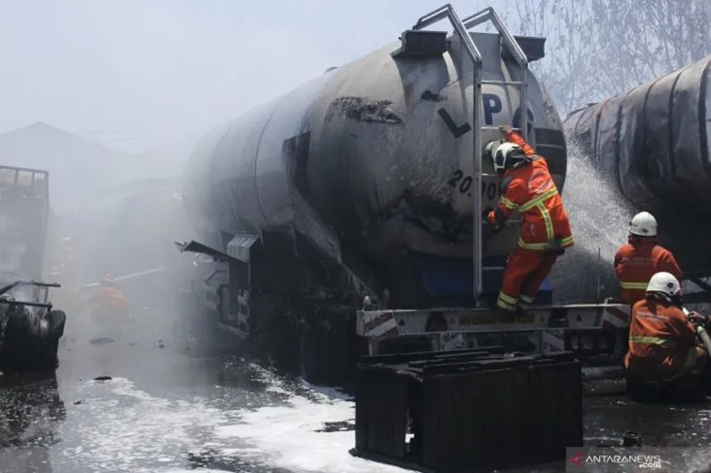 Kronologi Truk Tangki BBM Terbakar di Tol Ngawi