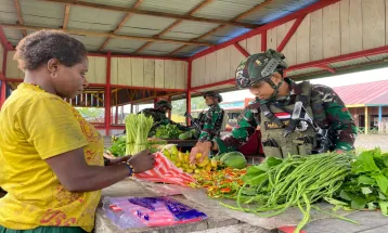 Program Borong Hasil Tani Koops HABEMA Disambut Gembira Warga Mumugu