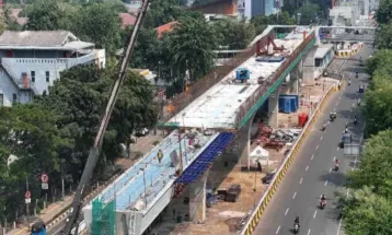 Pembangunan LRT Jakarta Fase 1B Ditargetkan Selesai Akhir 2026