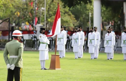 Jelang HUT RI di IKN, Anggota Paskibraka Lakukan Tradisi Potong Rambut