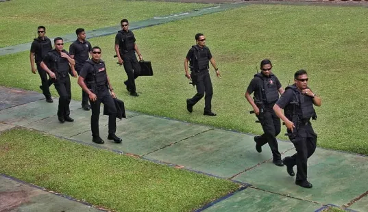 Anggota Paspampres Suka Pakai Kacamata Hitam, Ternyata Ini Alasannya