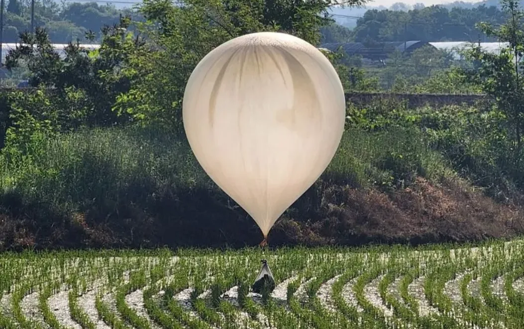 Lagi, Korea Selatan Menerima Lebih dari 40 Balon Sampah dalam Semalam dari Korea Utara