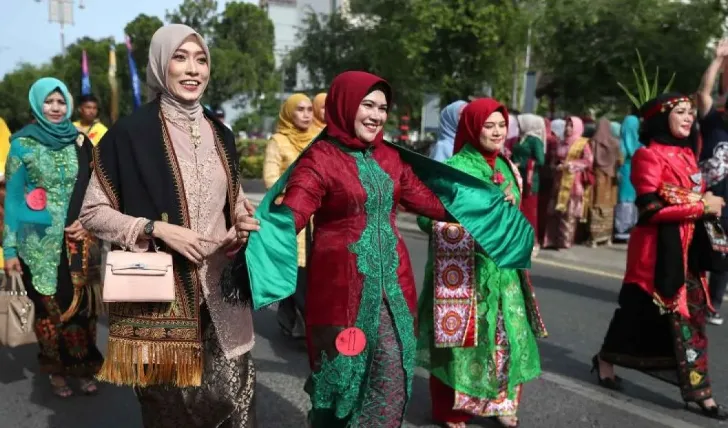 Peringatan Hari Kebaya Nasional 2024, Pamerkan Koleksi Mendiang Tien Soeharto