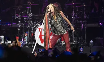 Pita Suara Steven Tyler Rusak Permanen, Aerosmith Batalkan Tur dan Umumkan Pensiun Manggung