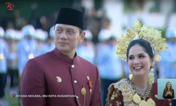 Menteri AHY dan Istri Terpilih Memenangkan Busana Terbaik di Upacara Penurunan Bendera di IKN