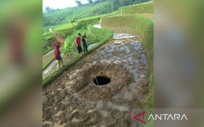 Mirip Malaysia, 5 Peristiwa Sinkhole yang Pernah Terjadi di Indonesia