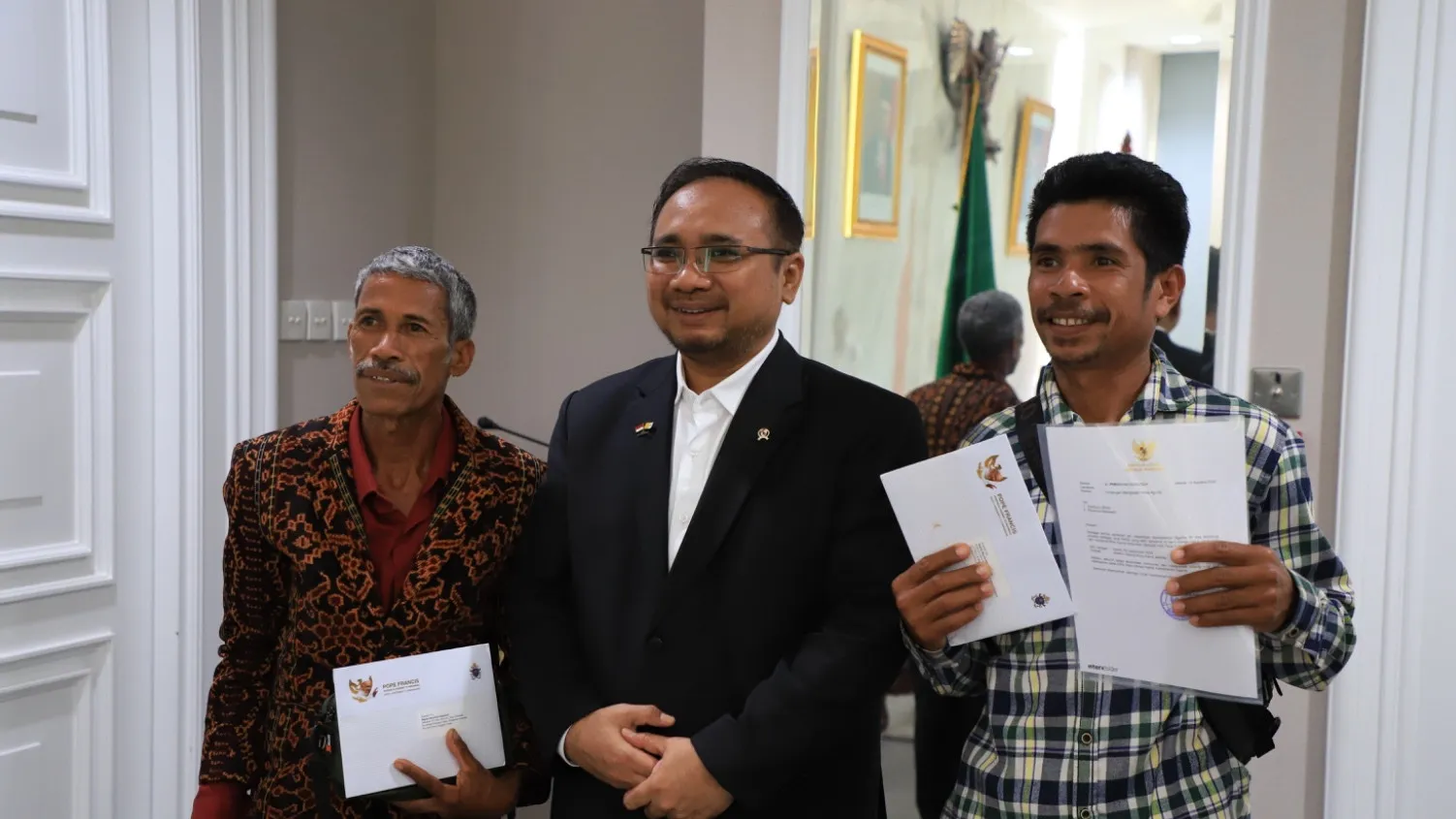 Senyum Bahagia 2 Petani NTT, Bersyukur Diundang Misa Bersama Paus Fransiskus di GBK