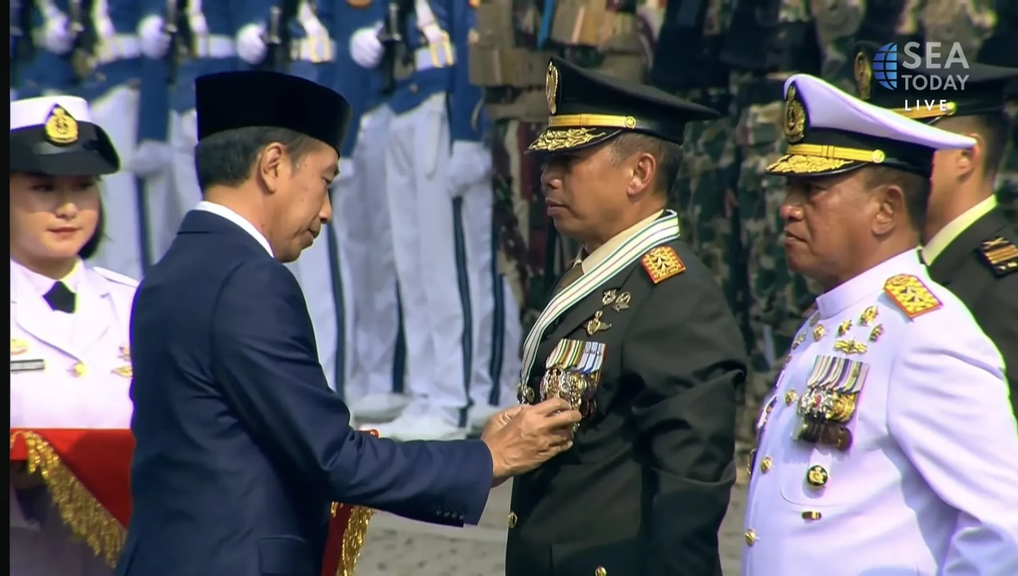 HUT ke-79 TNI, Jokowi Anugerahkan Tanda Kehormatan Bagi Prajurit TNI