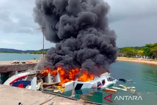 Speedboat Rombongan Cagub Maluku Utara Benny Laos Meledak