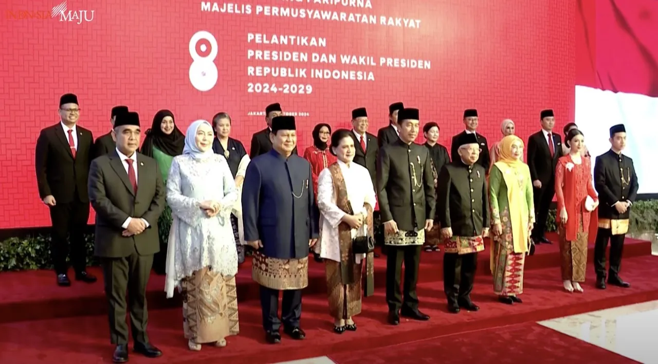 President Joko Widodo, Iriana Jokowi Arrive at MPR/DPR Building