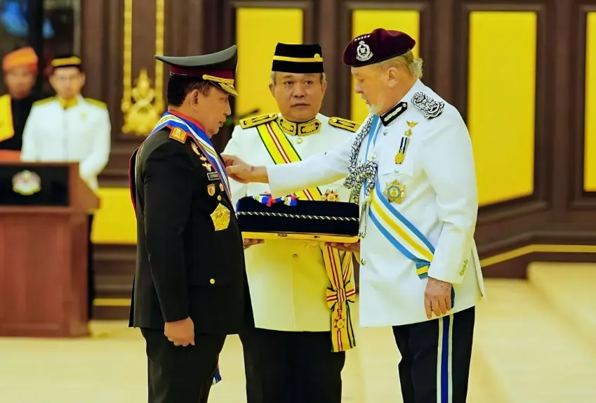 Indonesia's National Police Chief Honored with Commander Gagah Pasukan Polis Title by Malaysia