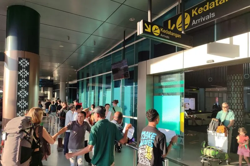 Bandara Komodo Labuan Bajo Ditutup Sementara Imbas Erupsi Gunung Lewotobi Laki-Laki