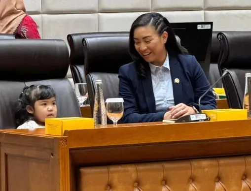 Viral Anggota Dewan Ajak Anak Saat Rapat di Gedung DPR