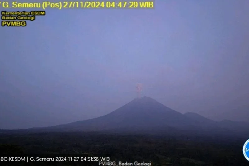 Gunung Semeru Erupsi Tiga Kali, Tinggi Letusan hingga 1 Km