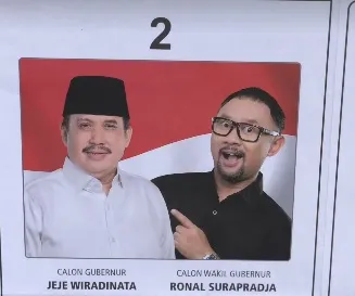 Viral Pose Unik Artis Ronal Surapradja di Kertas Suara Pilkada Jawa Barat