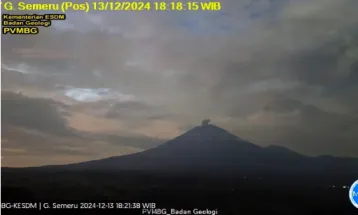 Gunung Semeru Kembali Erupsi, Tinggi Letusan Capai 800 Meter