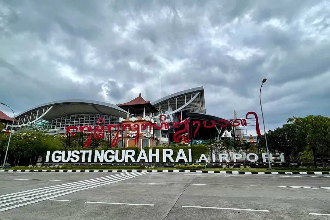 16 Penerbangan di Bandara Ngurah Rai Batal Akibat Erupsi Gunung Lewotobi