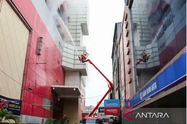 Glasswool Karaoke Diskotik Jadi Penyebab Kebakaran Glodok Plaza Cepat Menyebar