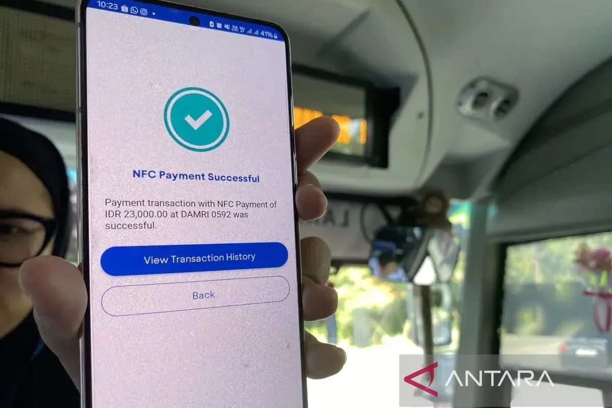 QRIS Tap NFC Bakal Diterapkan di Transportasi Umum Jakarta