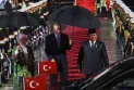 Presiden Erdogan Tiba di Jakarta, Berbagi Mobil dengan Presiden Prabowo Menuju Hotel