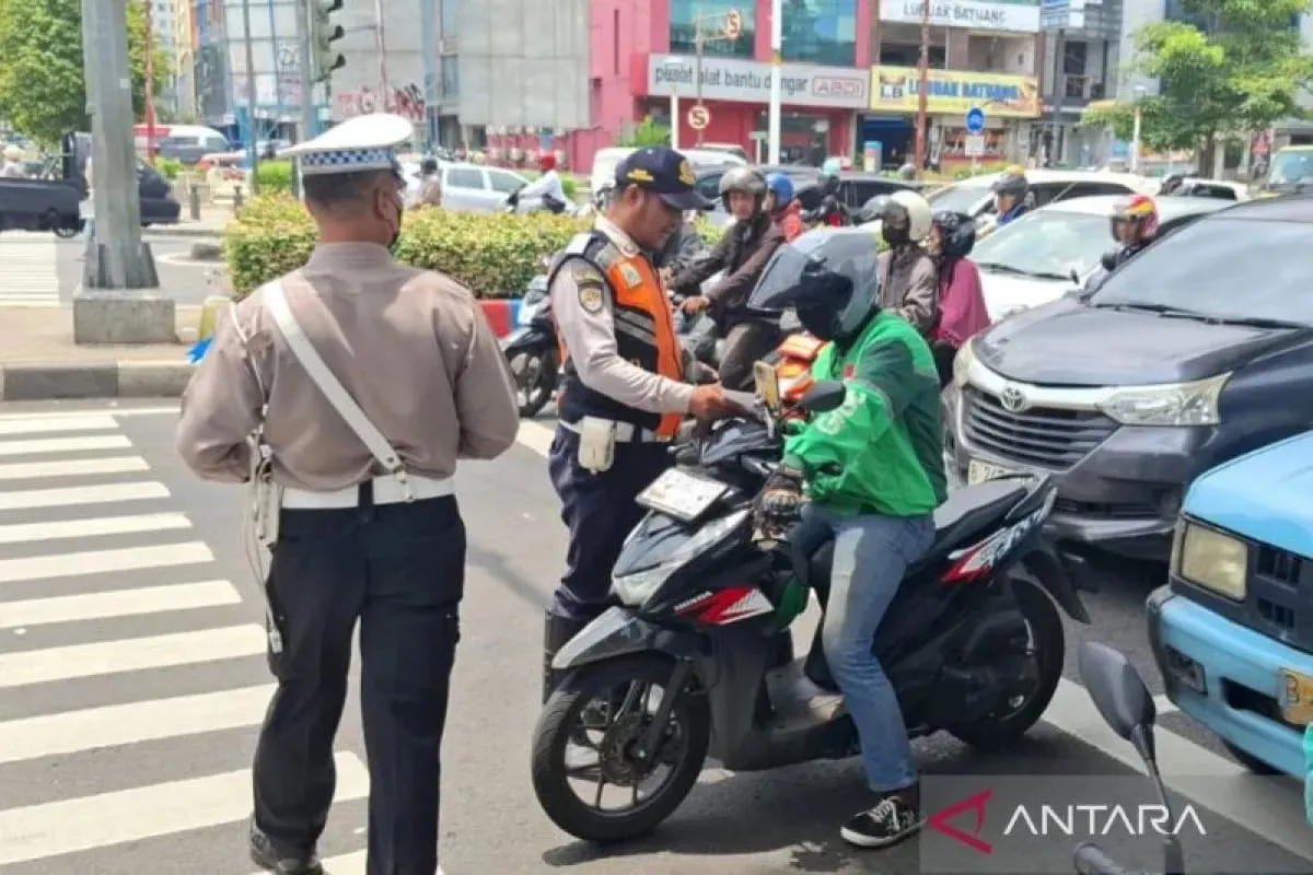 Operasi Keselamatan 2025, Ratusan Kendaraan Melanggar di Jakarta Timur