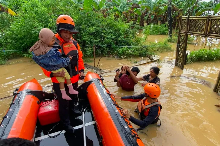 BNPB: 2.164 Warga Mengungsi Akibat Banjir di Kota Makassar