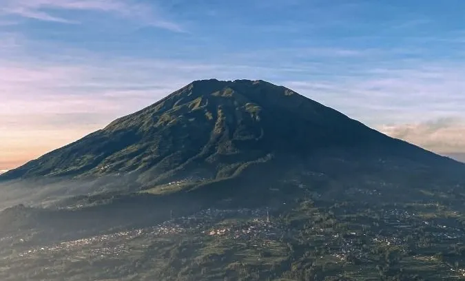 Pendakian Gunung Merbabu Dibuka Bertahap Mulai 20 Februari