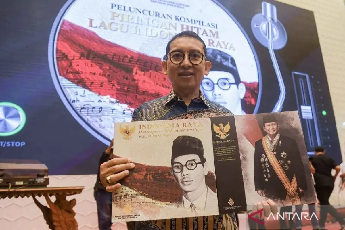 Kemenkebud Luncurkan Piringan Hitam Kompilasi Lagu Indonesia Raya